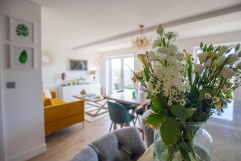 Kitchen/ Living Room
