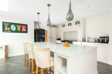 Kit/Din/Family Room