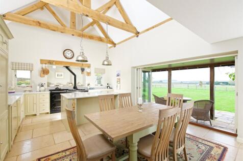 Kit/Din/Family Room