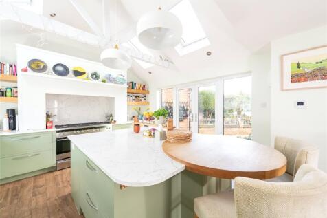Kitchen/Breakfast Rm