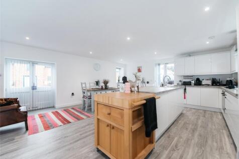 Kit/Din/Family Room