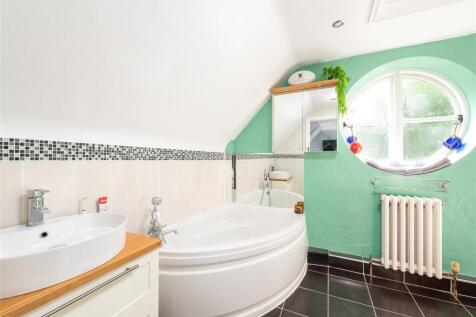 Bed 2 En Suite