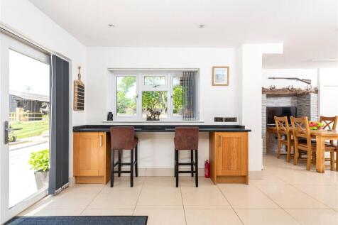 Kitchen/Breakfast Rm