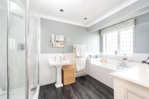 Principal Bathroom