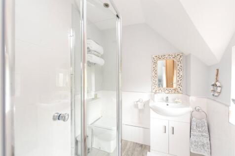 Bed 2 En Suite