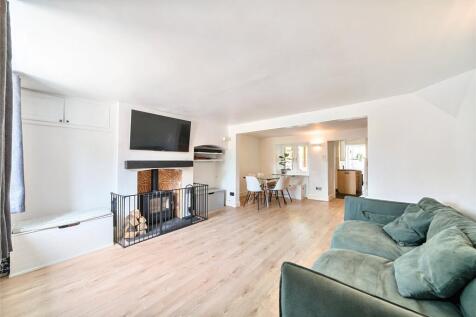 Sitting/Dining Room