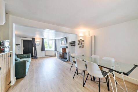 Sitting/Dining Room