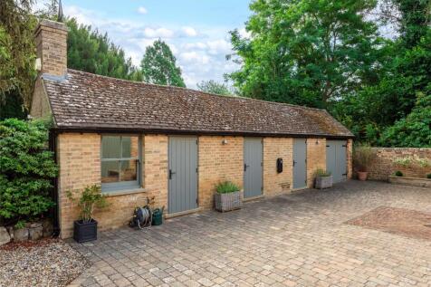 Garage/Outbuildings
