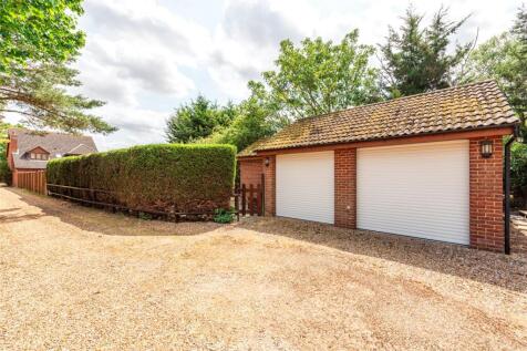 Driveway/Garages