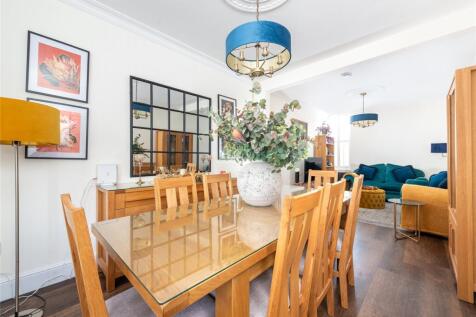 Sitting/Dining Room