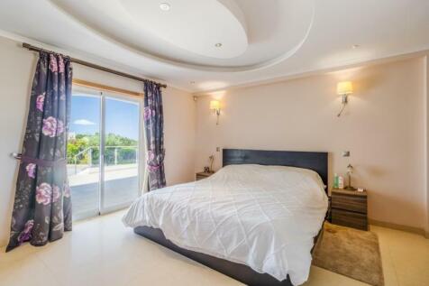 BEDROOM 4B (Large).jpg