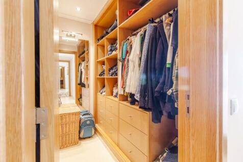 BEDROOM 4 CLOSET (Large).jpg