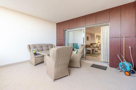 balcony living room 1 (Large).jpg