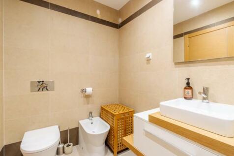 bedroom 3 bathroom 2 (Large).jpg