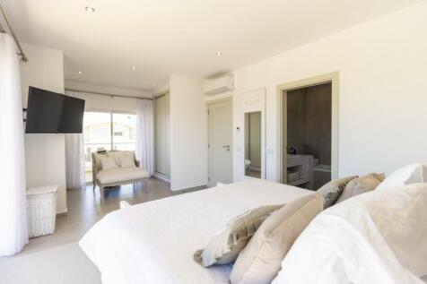 Master Bedroom_a (Large).jpg