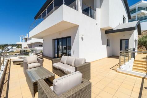 Balcony_b (Large).jpg