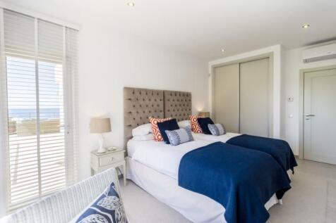 Second Bedroom (Large).jpg
