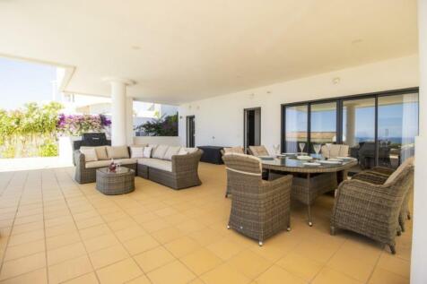 Patio (Large).jpg