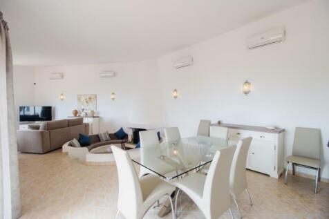 Dining area (Large).jpg