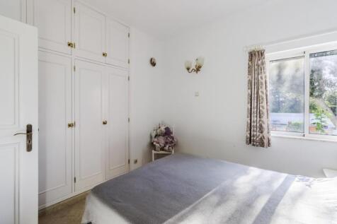 10 BEDROOM.jpg