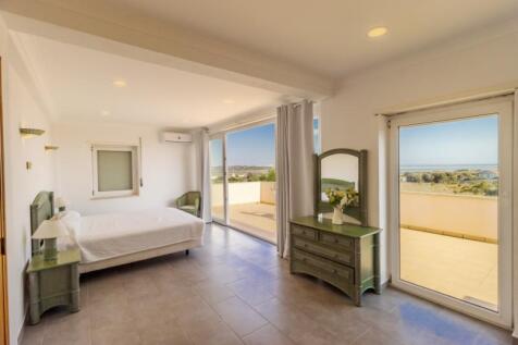 Master bedroom window (Large).jpg