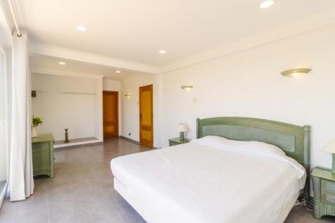 Master Bedroom_a (Large).jpg