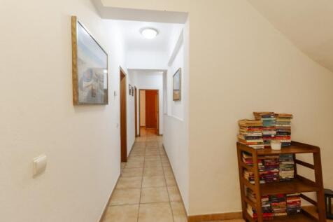 Basement hallway (Large).jpg