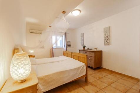 Fifth Bedroom window (Large).jpg