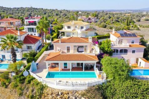Drone villa_a (Large).jpg