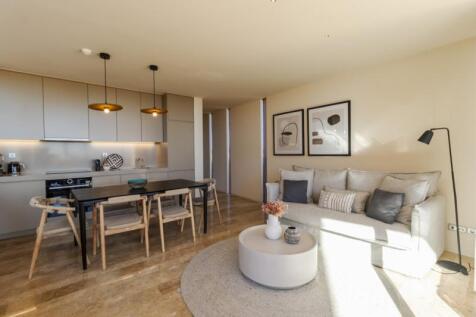Living area (Large).jpg