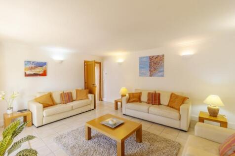 Living area_a (Large).jpg