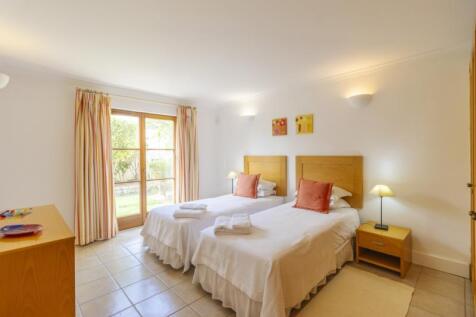 Third Bedroom window (Large).jpg