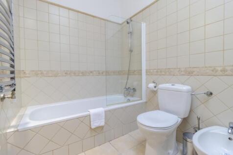 Master Bathroom (Large).jpg