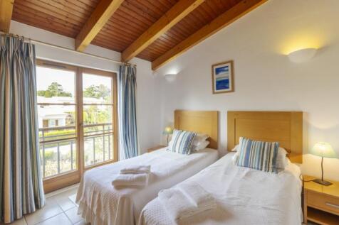 Second Bedroom window (Large).jpg