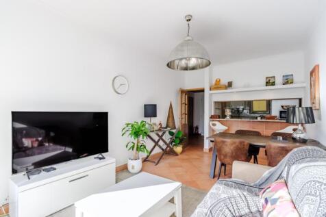 living room 3.jpg