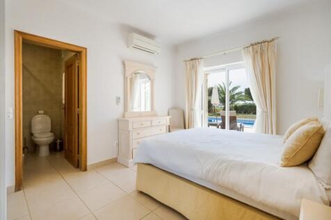 20.8 BEDROOM.jpg
