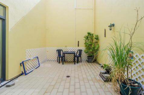 38.4 balcony.JPG