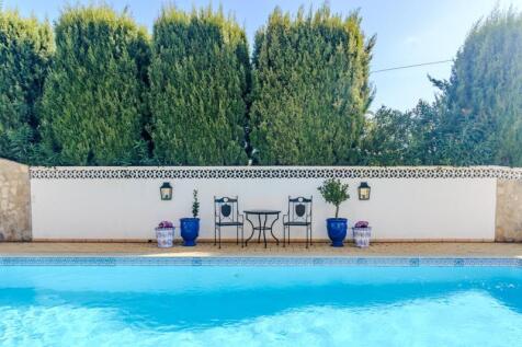 37 pool detail.JPG