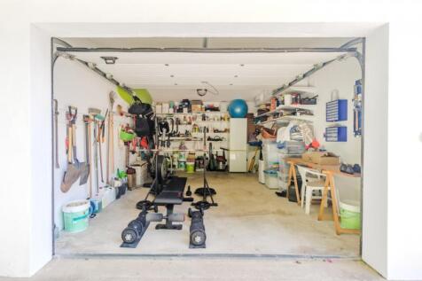42 garage.JPG