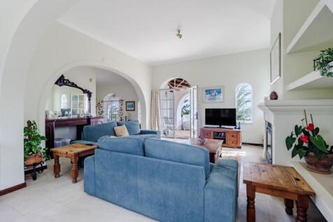 2-living room.JPG