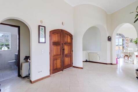 4-hallway.JPG