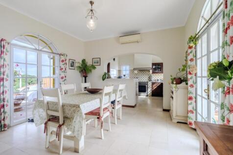 6-dinning room.JPG