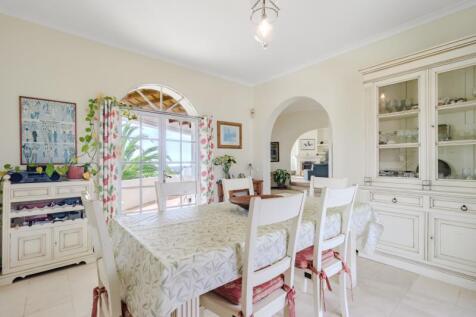 7-dinning room.JPG