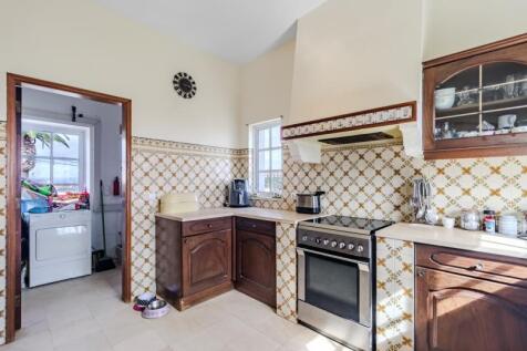 10-kitchen.JPG
