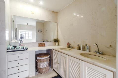 17-bathroom.JPG