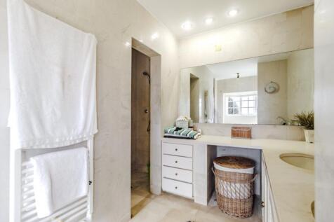 19-bathroom.JPG