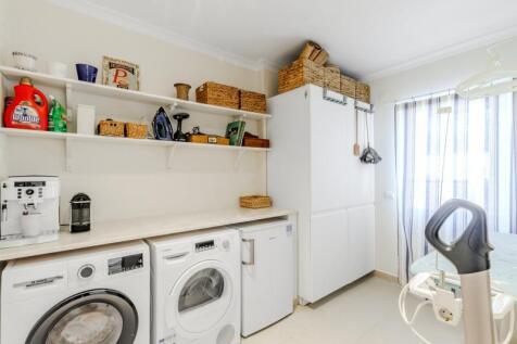 13 LAUNDRY.JPG