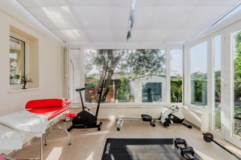 21 BEDROOM BALCONY.JPG