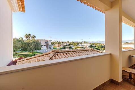 15 BALCONY.jpg