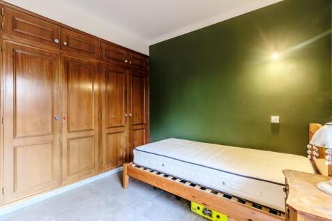 23 bedroom.jpg